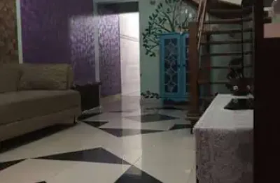 Sobrado 350 m² com 3 quartos e 4 banheiros 2 vgas de garagens