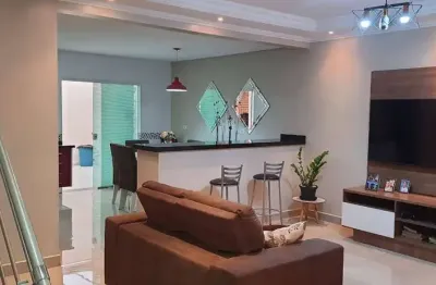 Sobrado com 199 m² 3 dormitórios sendo 3 suítes 4 vagas de garagens