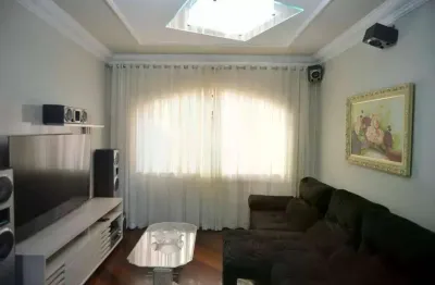 Sobrado com 390 m² 4 dormitórios sendo 1 suite 2  vagas de garagens