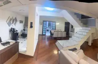 Sobrado 259 m² 3 dormitórios sendo 3 suítes 5 vagas de garagem