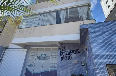Vende-se apartamento com cozinha planejada no bairro são judas em itajaí