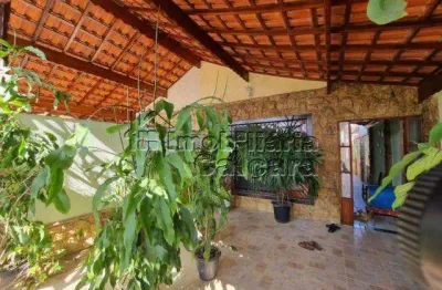 Casa para venda em praia grande, caiçara, 3 dormitórios, 1 suíte, 3 banheiros, 2 vagas