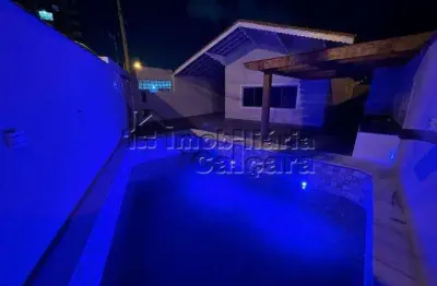 Casa para venda em praia grande, caiçara, 3 dormitórios, 3 suítes, 5 banheiros, 4 vagas