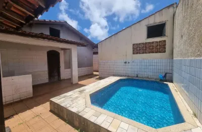 Casa com piscina na praia grande, bem localizada!!!