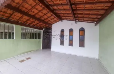 Casa no bairro caiçara, com 02 dormitórios á 500 metros da praia!!