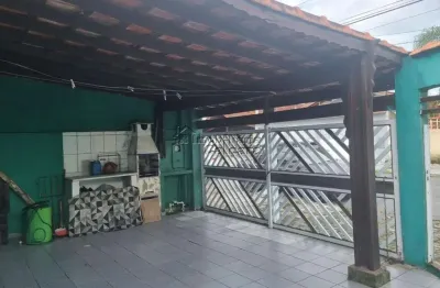 Casa com 02 dormitórios, no jardim real á 200 metros da praia!!!