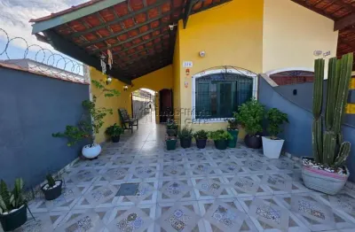 Casa no jardim imperador, com 02 dormitórios á 500 metros da praia!!!