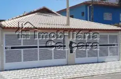 Casa nova com 02 dormitórios no mracanã, á 100 metros da praia!!