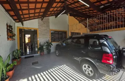 Casa com 02 dormitórios, á 300 metros da praia no jardim imperador!!