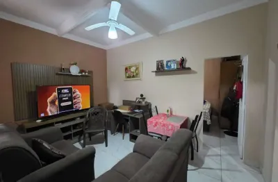 Oportunidade no jardim real, casa com 01 dormitório á 300 metros da praia!!!