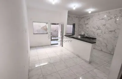 Casa em condomínio fechado com 02 dormitórios, no bairro caiçara!