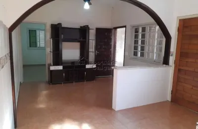 Casa com edícula no jardim imperador, á 100 metros da praia!!!