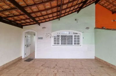 Casa no bairro caiçara, com 02 dormitórios á 400 metros da praia!!