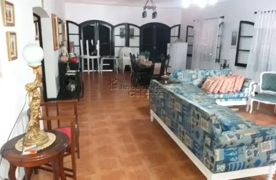 Casa com 03 dormitórios, isolada no flórida, á 60 metros da praia!!!!