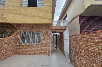 Sobrado com 02 dormitórios, á 200 metros da praia, no Caiçara!!!