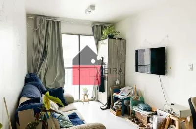 Apartamento à venda na Vila Mariana, com armarios na cozinha e no quarto, fica a 100m do metror vil