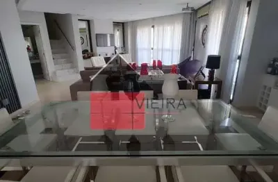 Cobertura Duplex à venda, com 5 dormitórios, sendo 3 suítes, sendo 1 master com closet, 360m² de ár