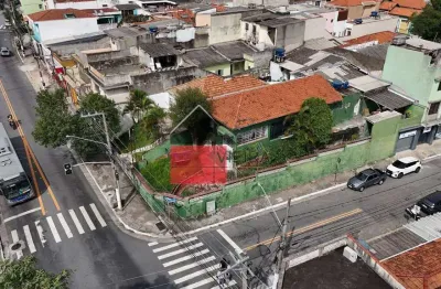 Ponto comercial estratégico, perfeito para retrofit e com grande potencial de valoriza ção, à venda