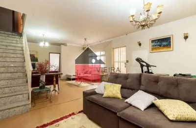 Casa à venda, Com uma planta considerada moderna e uma localização privilegiada, a apenas 550 metro