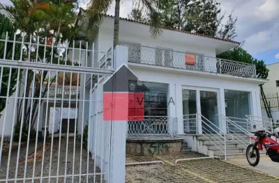 Casa para alugar na Avenida Arnolfo Azevedo, Pacaembu, São Paulo
