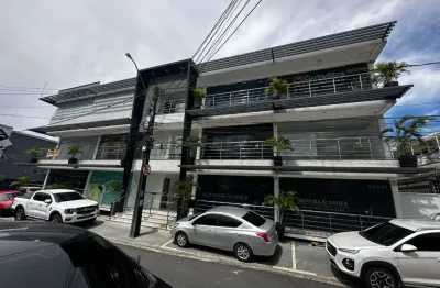 Sala comercial com 30m² no bairro são francisco com vagas de garagem, não paga água nem condomínio