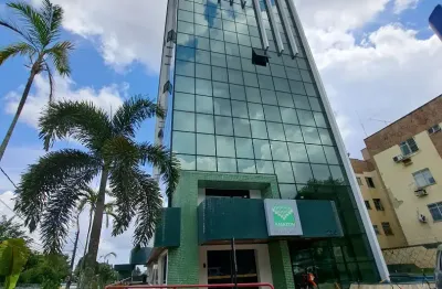 Sala comercial com 33m², dois banheiros, garagem, melhor localização de manaus