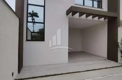 Geminado no bairro glória com três quartos sendo um   com suíte!!!