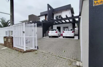 Casa em condomínio a venda no bairro jardim sofia !!