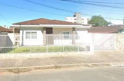 Residência dos sonhos 'averbada' e disponível para venda no bairro costa e silva !
