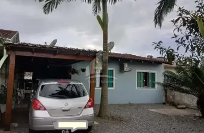 Casa com 2 quartos à venda na Rua Efeso, Paranaguamirim, Joinville