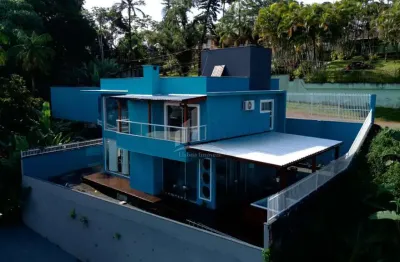 Sobrado averbado alto padrão no bairro santa catarina!