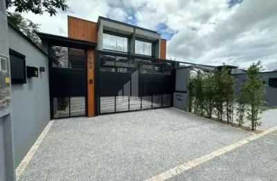Sobrado geminado de alto padrão a venda no bairro jardim iririu !!