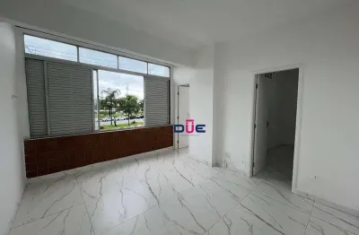 Apartamento reformado com vista para o mar no josé menino, em frente à praia