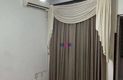 Casa geminada com 2 dormitórios, 1 suíte e garagem no parque são vicente