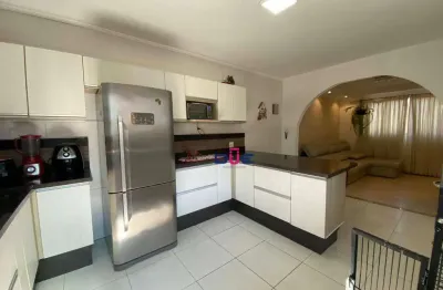 Casa em condomínio com 2 suítes, vaga fechada e porteira fechada – santos/sp