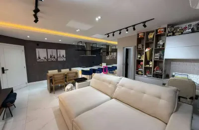 Apartamento com 2 dormitórios, suíte, sala ampliada e 1 vaga demarcada — marapé, santos/sp