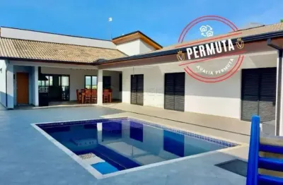 Casa térrea com piscina à venda no condomínio montes claros em itupeva