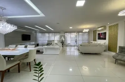 Casa em condomínio fechado com 4 quartos à venda na Barra da Tijuca, Rio de Janeiro 
