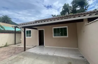 Vargem Grande casa linear 2 quartos com quintal , varanda e vaga de garagem