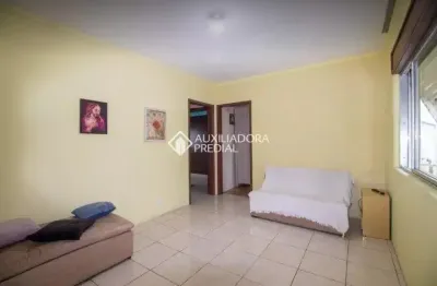 Apartamento de 2 dormitórios, de fundos, banheiro, sala cozinha