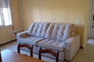 Apartamento vila bella à venda em porto alegre. bem localizado no bairro menino deus, próximo a comércios e serviços. 2  quartos,  2 banheiros, semi-mobiliado, com armários no banheiro e dormitórios,