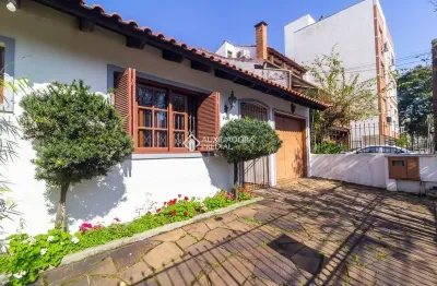 Casa à venda com 4 quartos, 1 suíte com vaga no bairro jardim botânico.