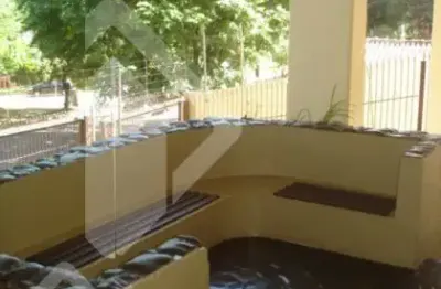 Cobertura, sem elevador,  semi-mobiliada no bairro teresópolis em porto alegre. com 2  quartos, 2 banheiros, 1 vaga de garagem, churrasqueira, terraço, área de serviço, armários nos banheiros, cozinha