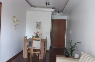 Apartamento com sacasa de frente  de 2 quartos, 2 banheiros, 1 vaga de garagem
