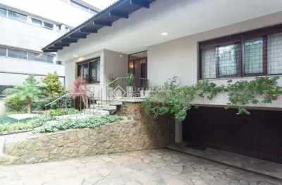 Linda casa com 3 quartos com suíte, localizado no bairro auxiliadora.