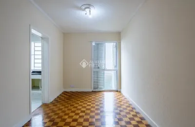 Apartamento de 2 dormitórios no bairro floresta – desocupado e pronto para morar!