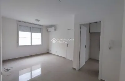 Apartamento de 1 quarto reformado, 1 vaga de garagem, porcelanato