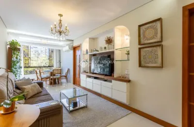 Localizado bairro higienópolis, lindo apartamento bem iluminado, reformado, fácil acesso a 3ª perimetral, aeroporto, sogipa e colégio pastor dohms. não perca essa oportunidade ! entre em contato para