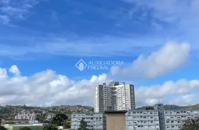 Apartamento de 1 quarto, living, cozinha, área de serviço separada e 1 banheiro. andar alto com vista livre! bem localizado próximo a puc e carrefour. condomínio com elevador, portaria 24 horas, quios