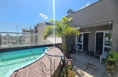 Cobertura, 2 dormitórios c/suíte, sala estar/jantar, cozinha, área de serviço, banheiro social, lareira, parte superior